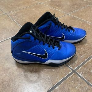 Boys size 3.5 Nike leather basketball style shoes